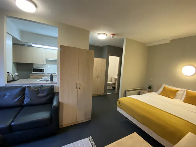 Studio Plus room image 1