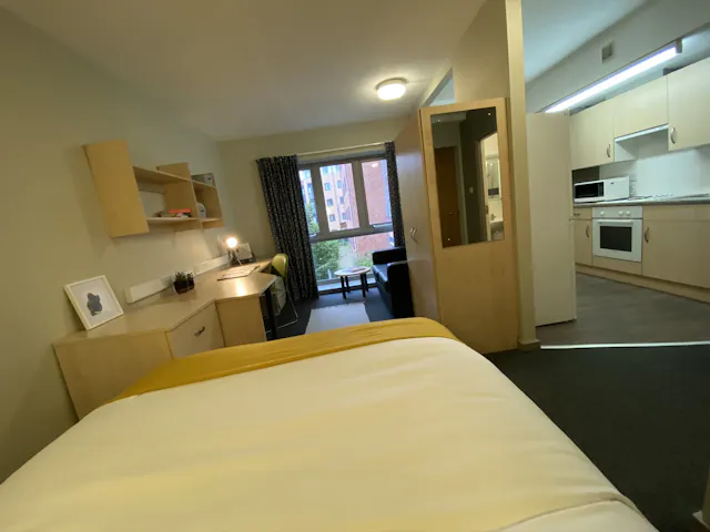 Studio Plus room image 2