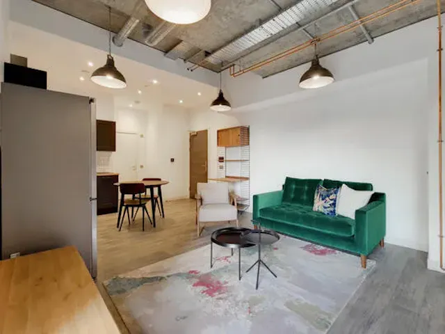 Studio room image 2