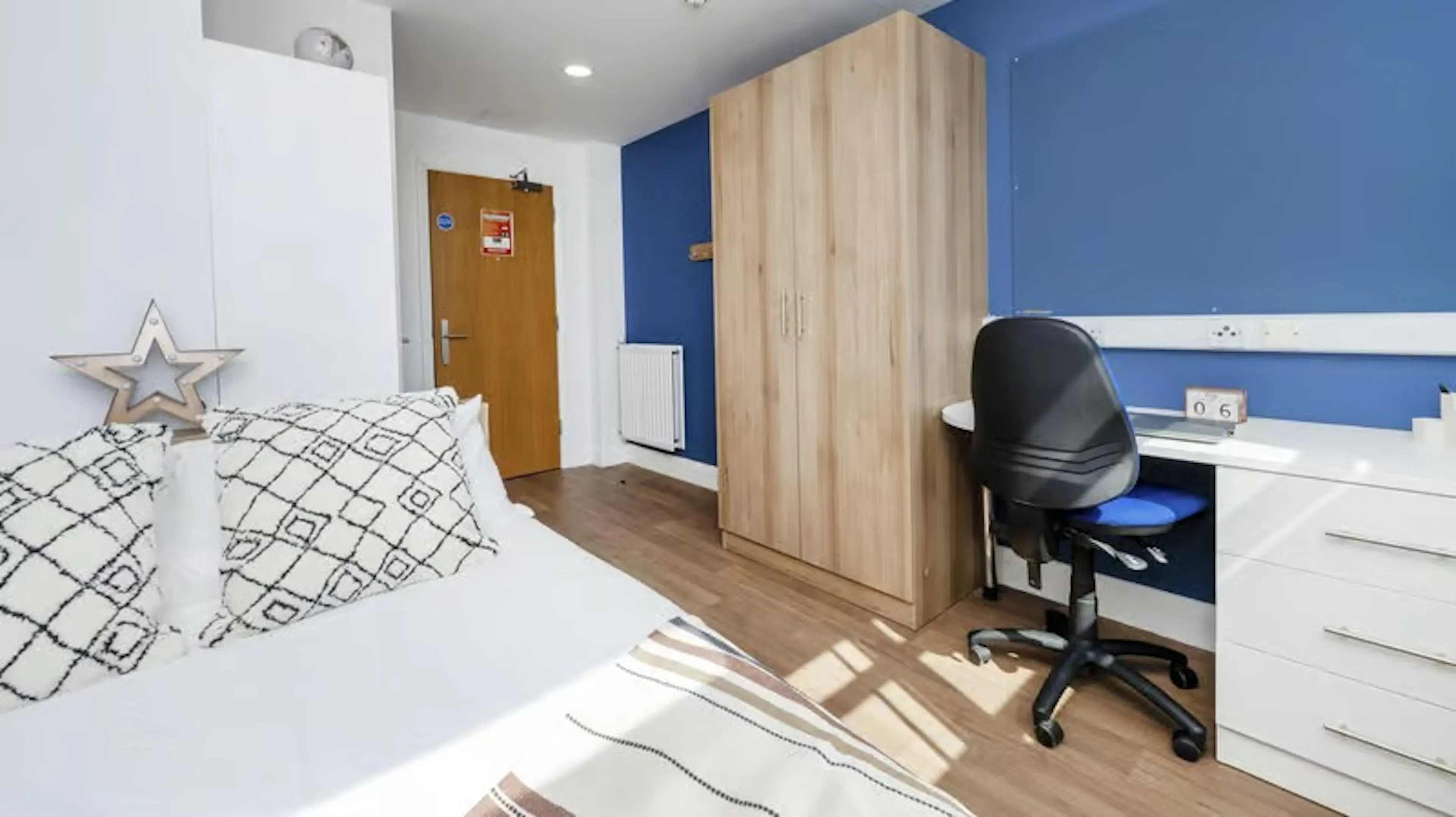 Standard Ensuite ROOM 1