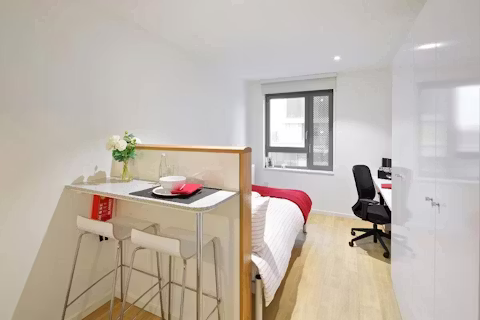 wood-lane-studios-london-ROOM
