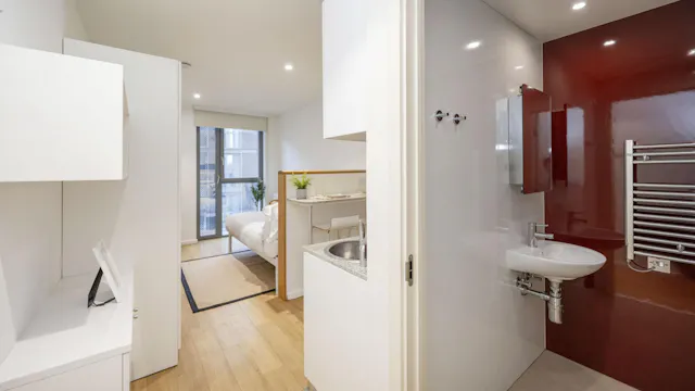 Standard Studio Gold - Dual Aspect room image 2