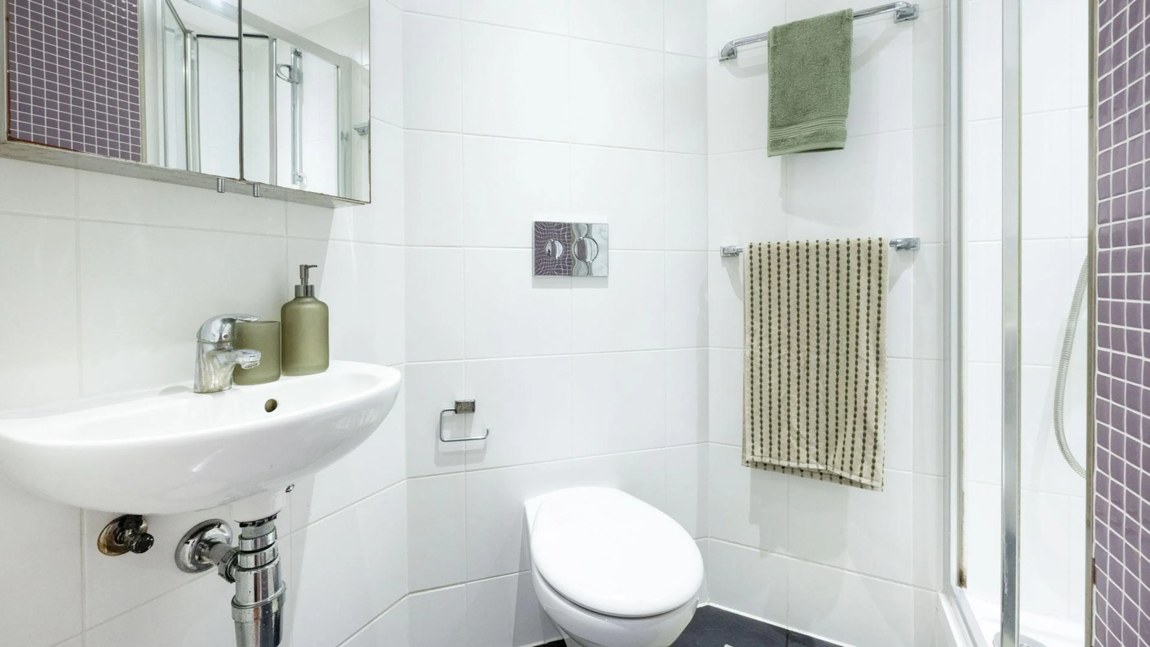 Standard Studio Gold BATHROOM 4