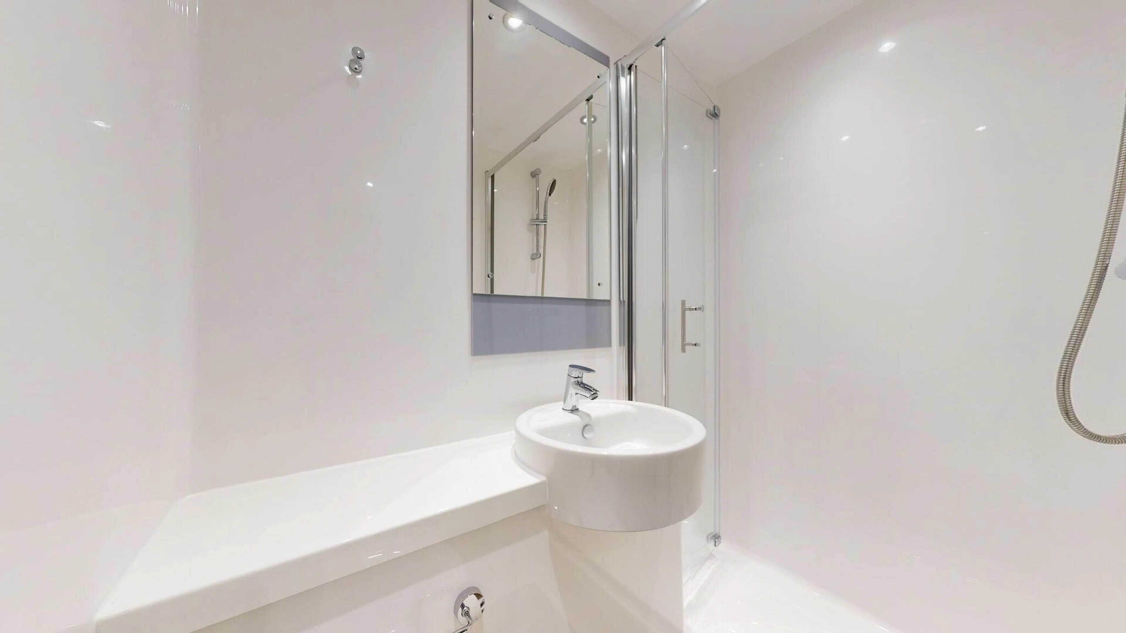 Ultimate Ensuite BATHROOM 4