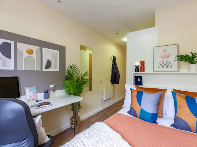 Bronze Plus Ensuite room image 1