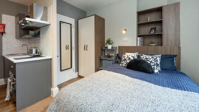 Gold Studio room image 1