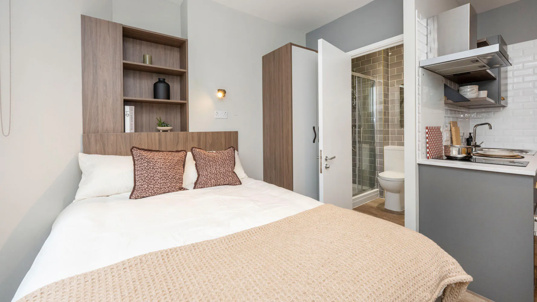 chamberlain-place-birmingham-Bronze Studio