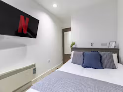 centre-gate-bristol-bristol-Classic 2 Bed Apartment