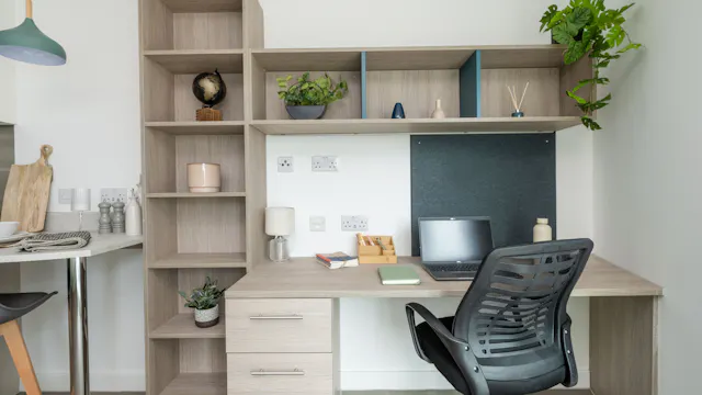 Silver Studio room image 2