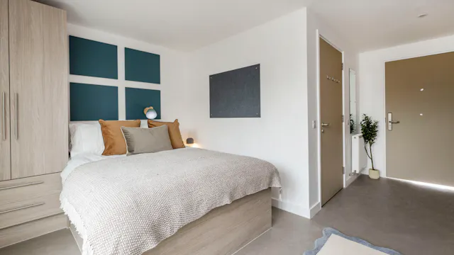 Silver Studio room image 1