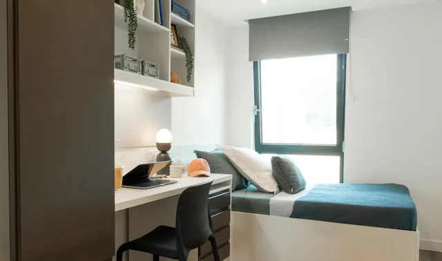 Luxe Ensuite room image 1