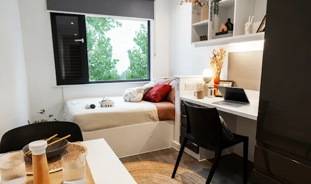 Luxe Studio room image 1