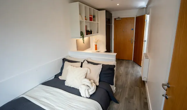 Two Bed Club Apartment room image 1
