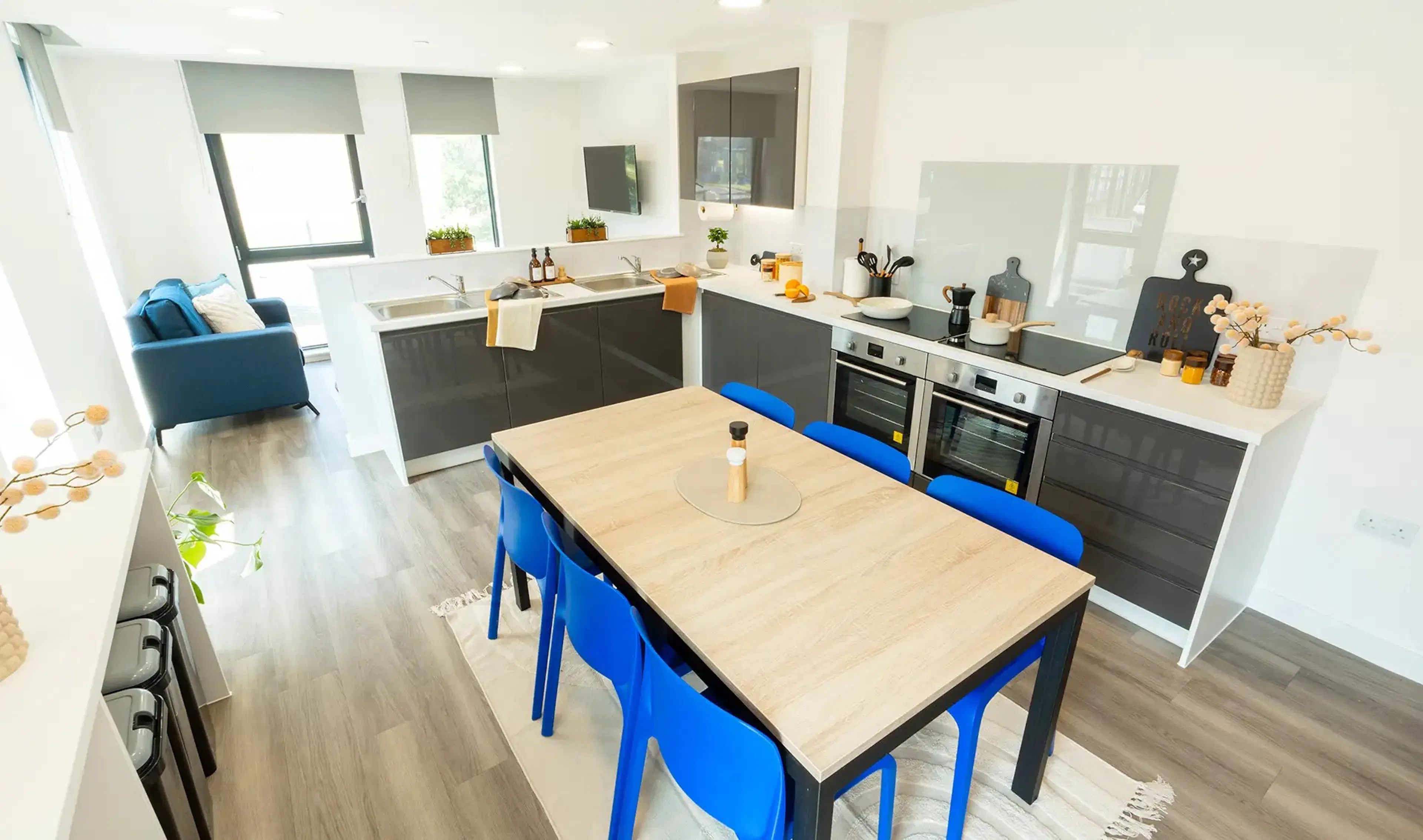 Club Ensuite KITCHEN 2
