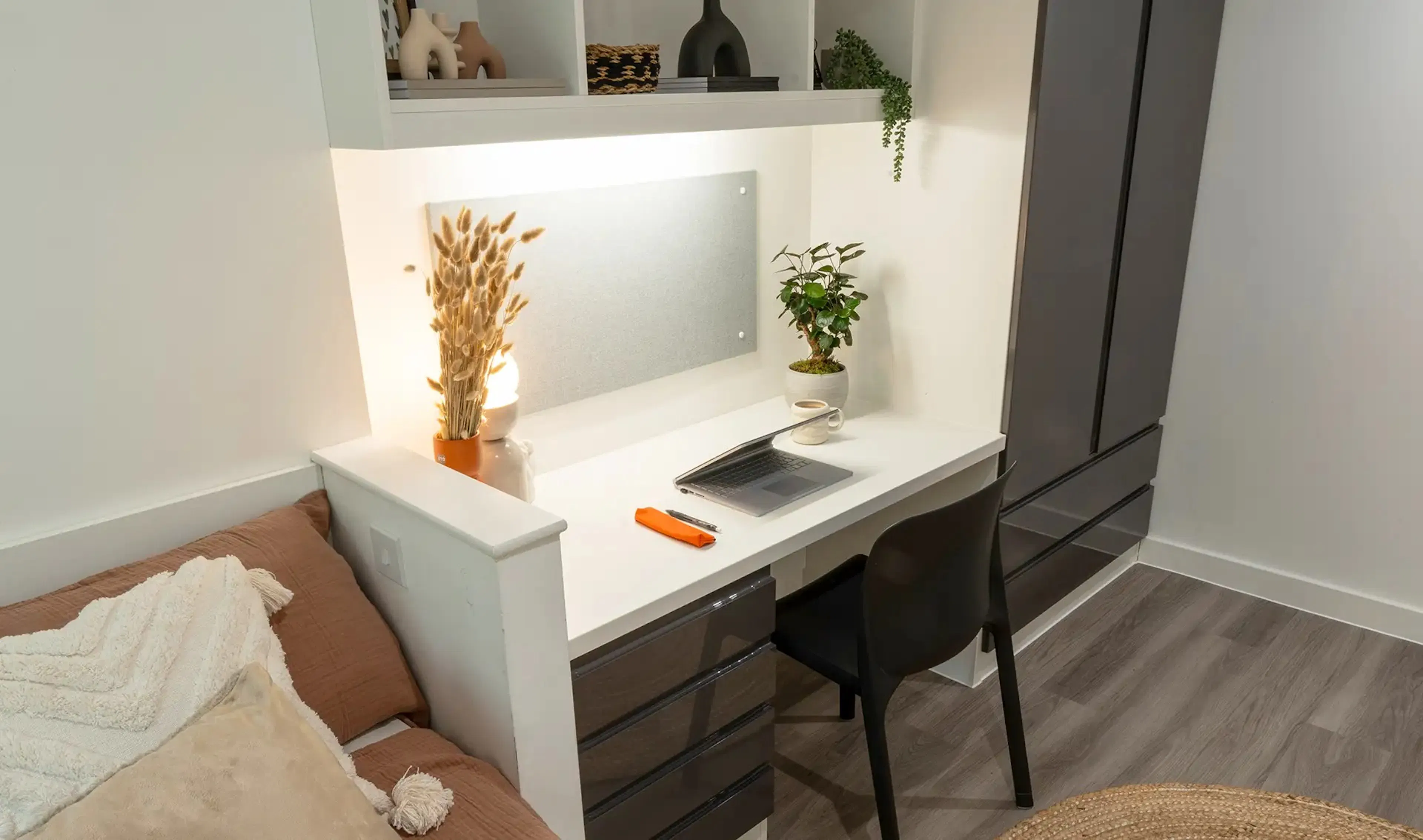 Club Ensuite ROOM 1