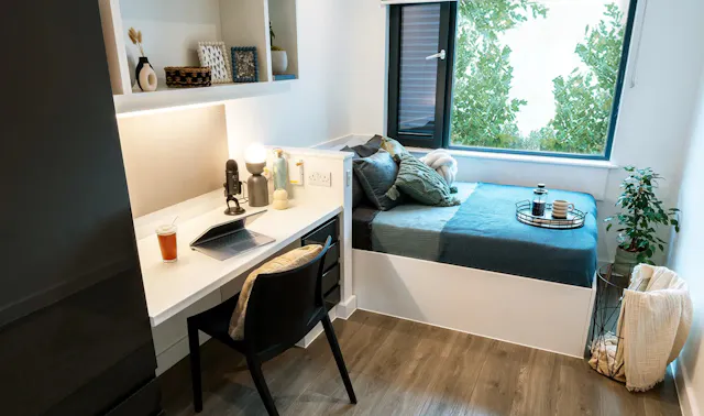 Luxe Ensuite room image 1