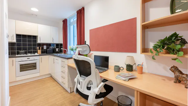 Studio room image 2