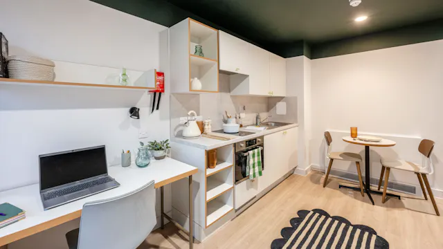 Gold Studio room image 1