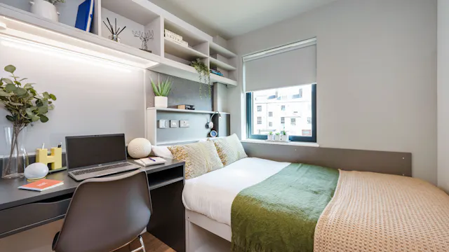 Premium En-suite room image 1