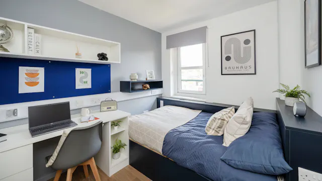 Premium En-suite room image 3