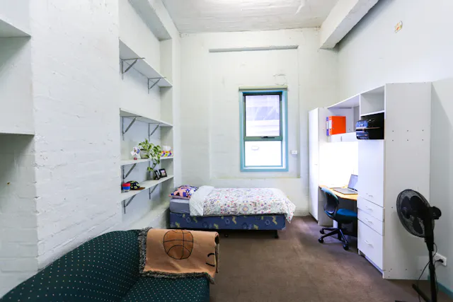 Studio Apartment room image 1