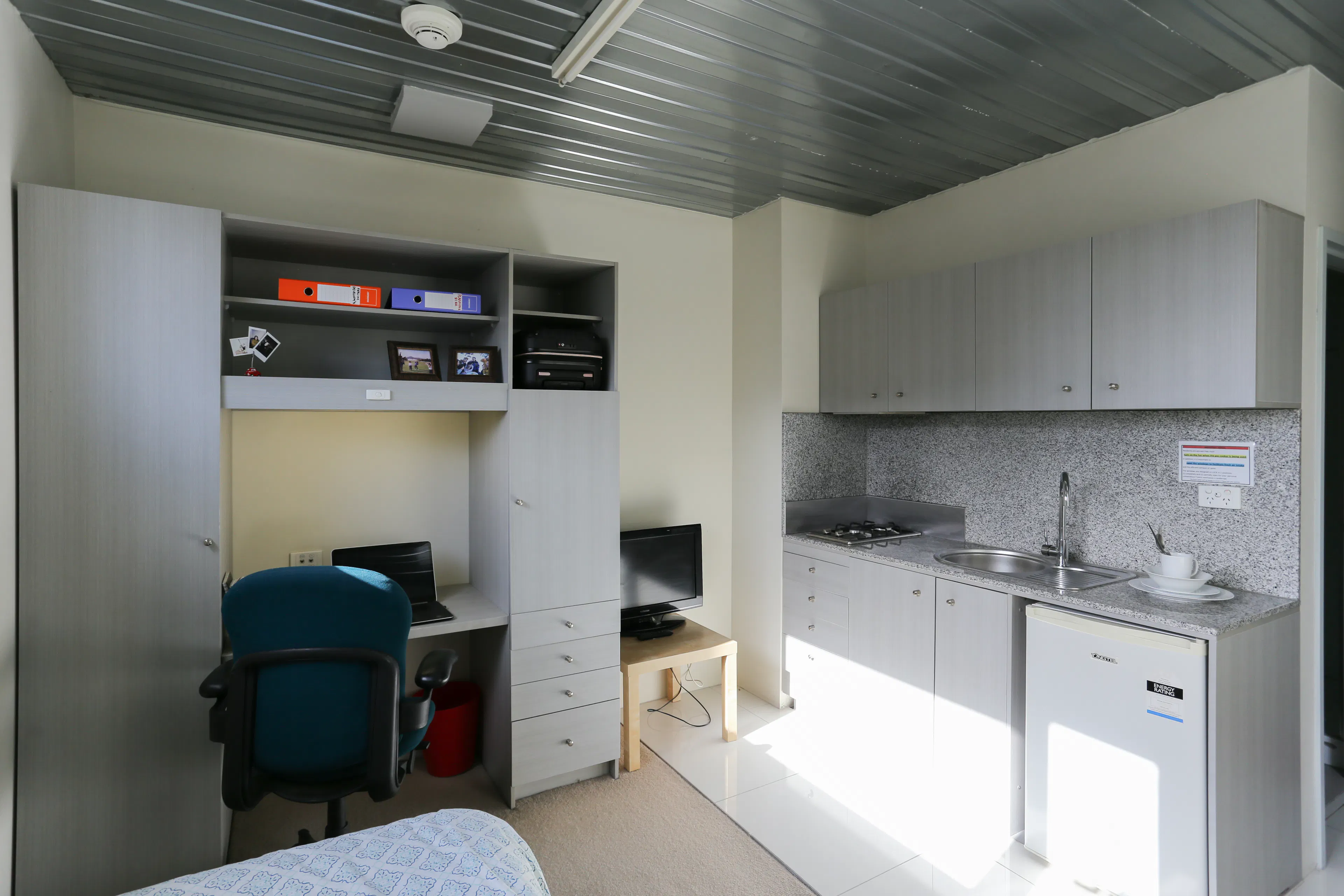 Studio Apartment - Standard KITCHEN 2