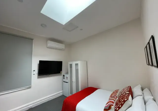 Studio 7 room image 1