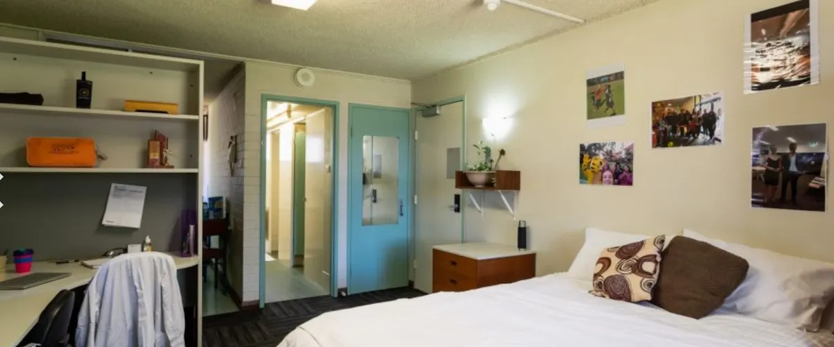 ROOM ROOM