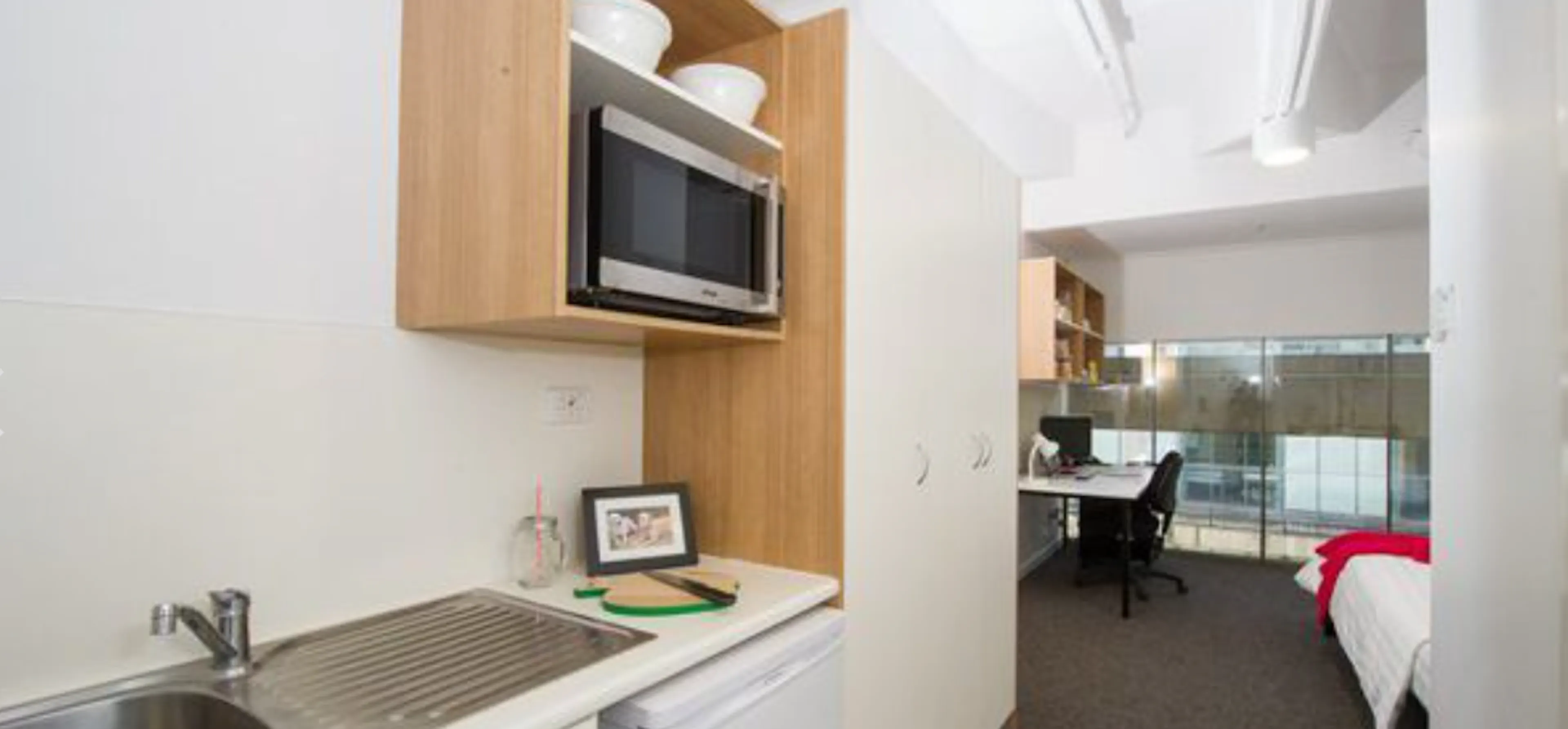 Studio KITCHEN 1