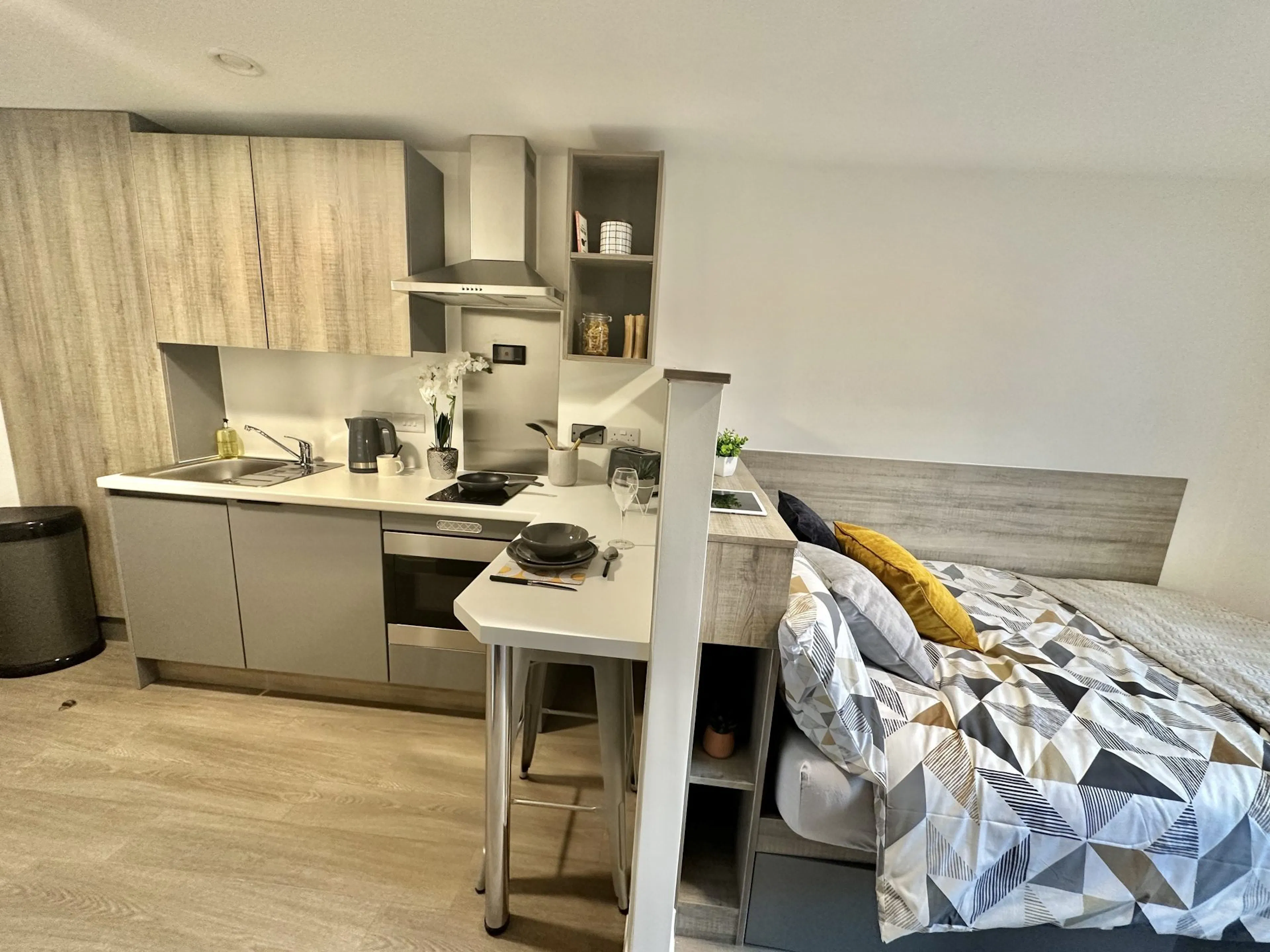 Large Studio KITCHEN 3