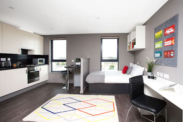 Studio, Premium Range 1 room image 2