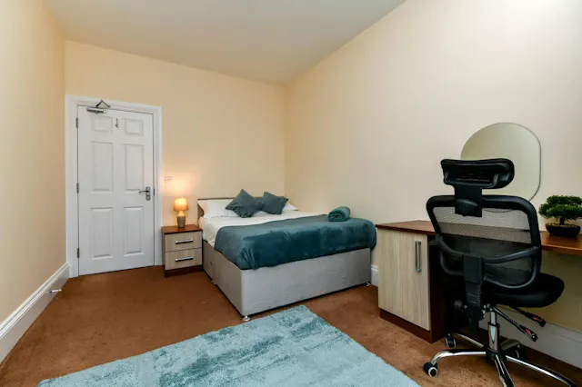 Studio room image 2