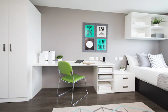Platinum Studio room image 3