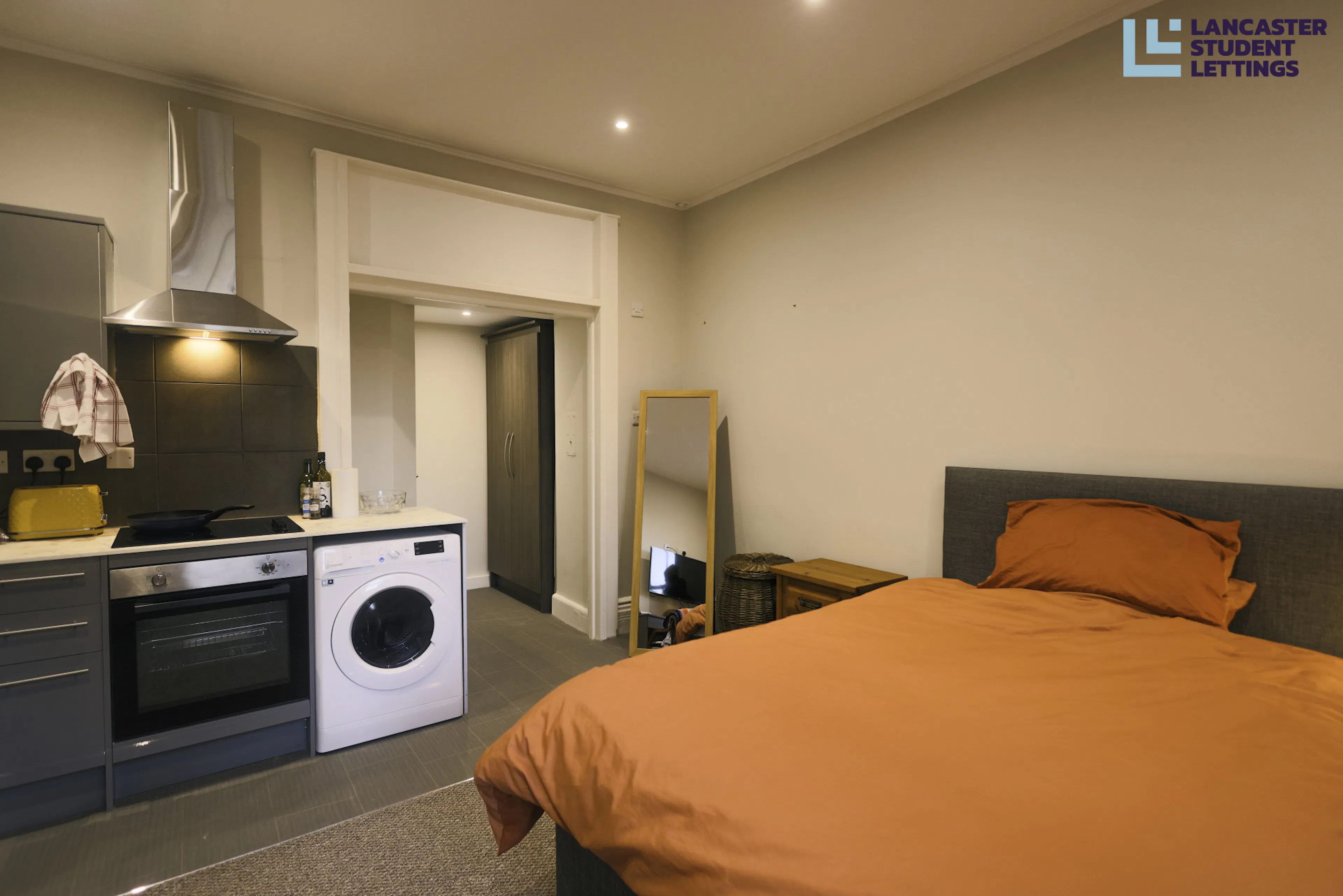 ROOM ROOM 2