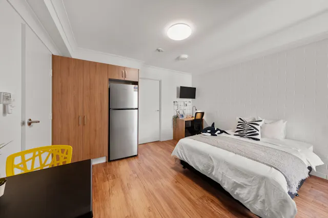 Superior Single Studio II room image 1