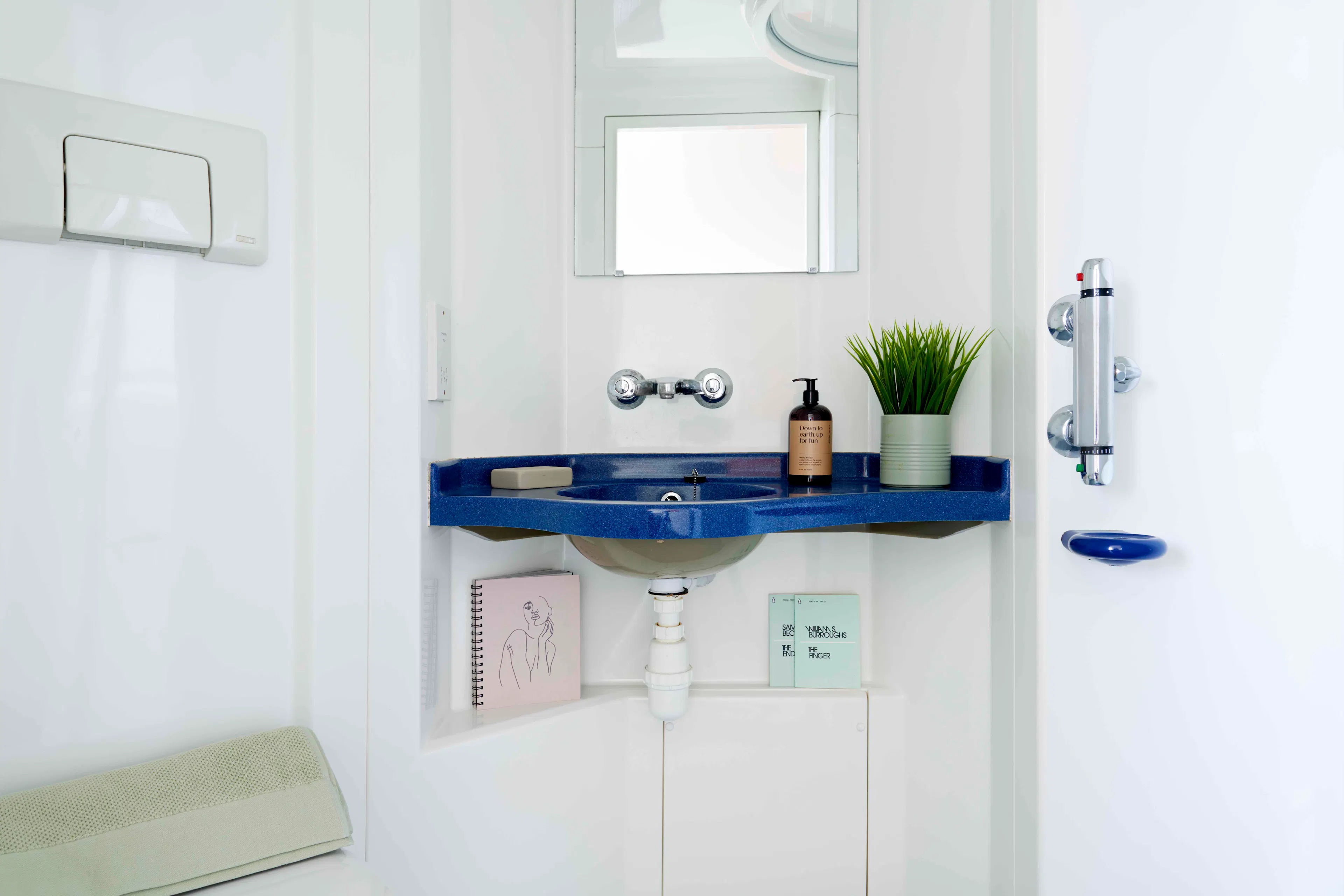 BATHROOM BATHROOM 3