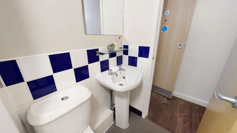 Silver En Suite Plus