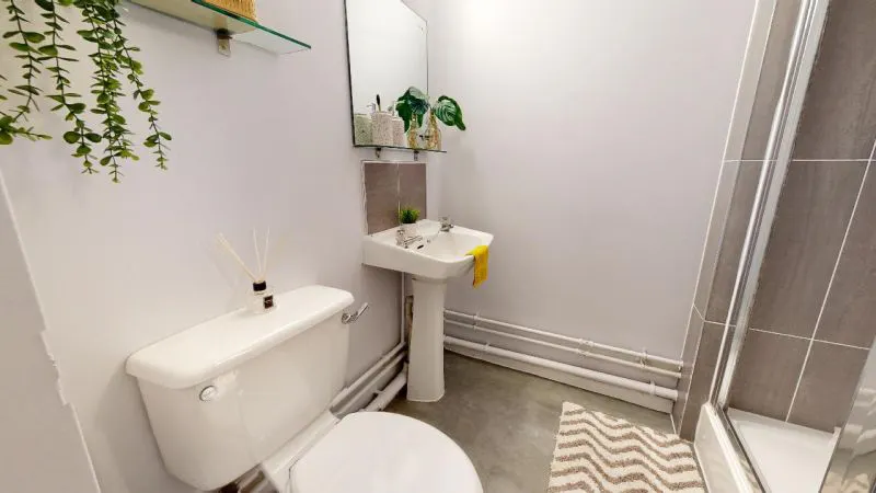 Silver Three Bed Apartment