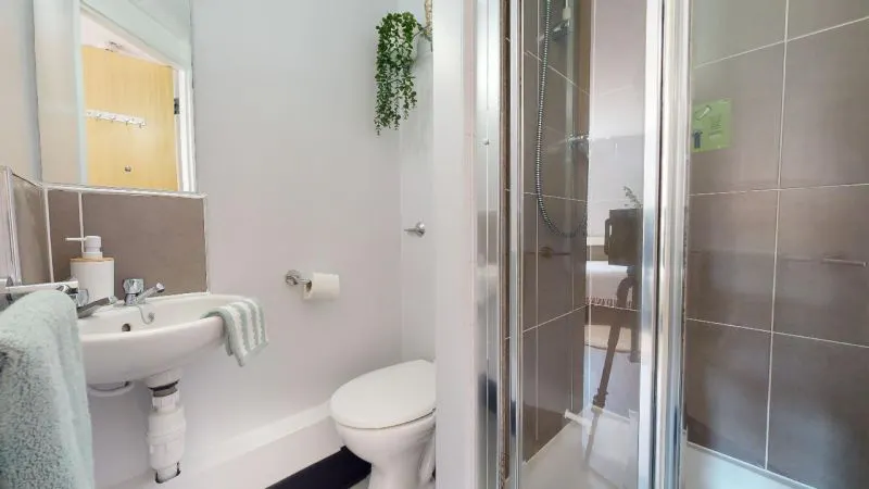 Gold En Suite