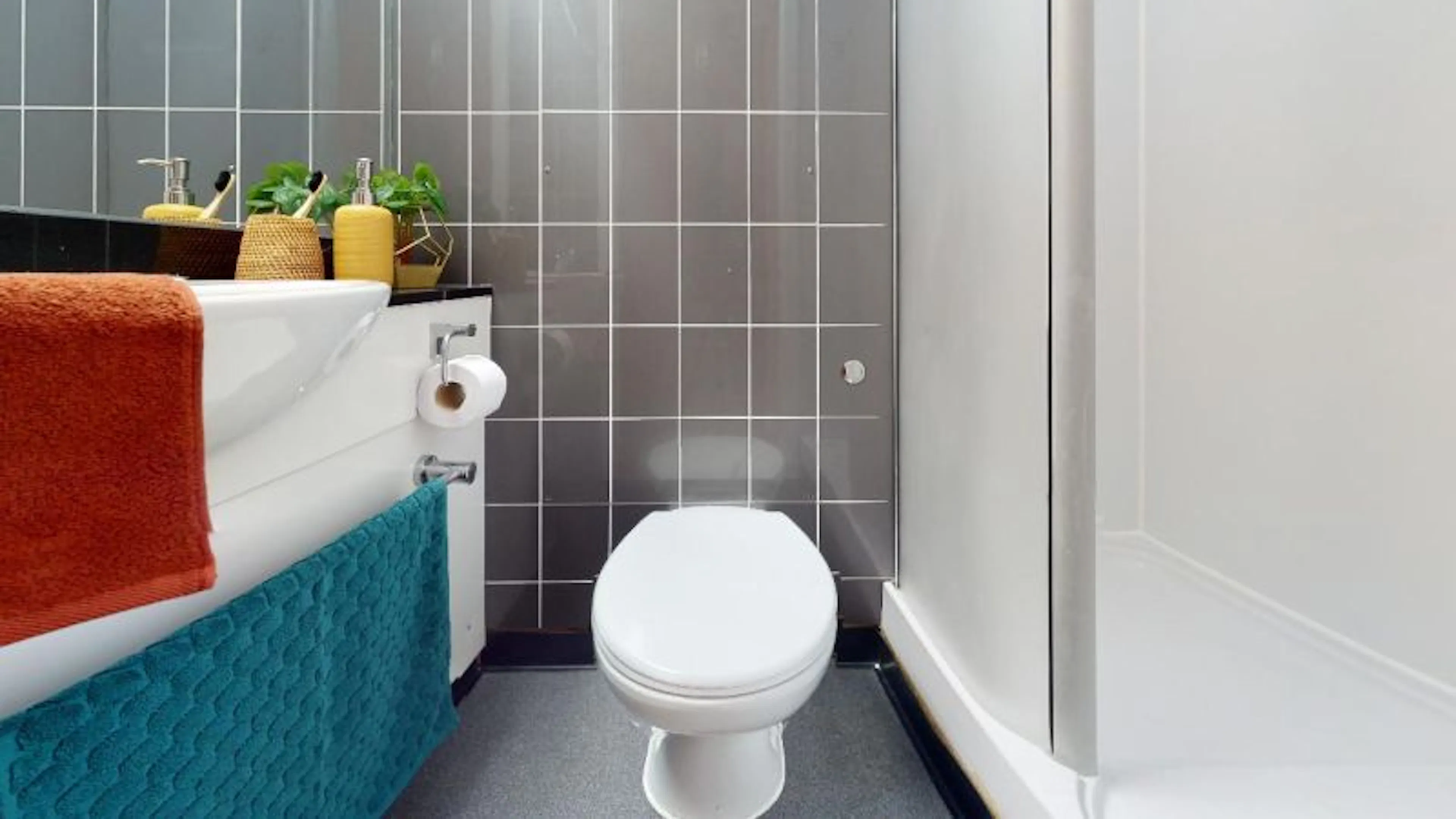 Copper En Suite BATHROOM 4