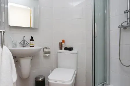 Classic En-Suite Tallis Court