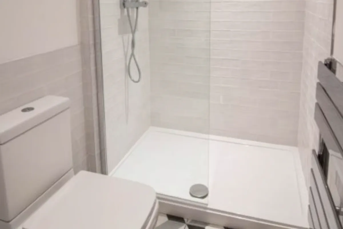 BATHROOM BATHROOM
