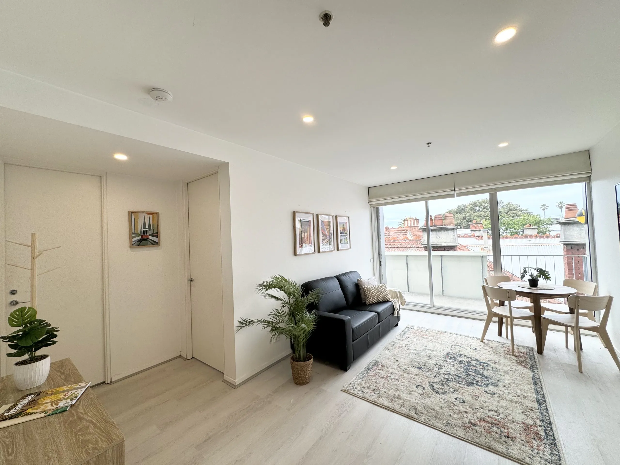Apartment 26 ROOM 1