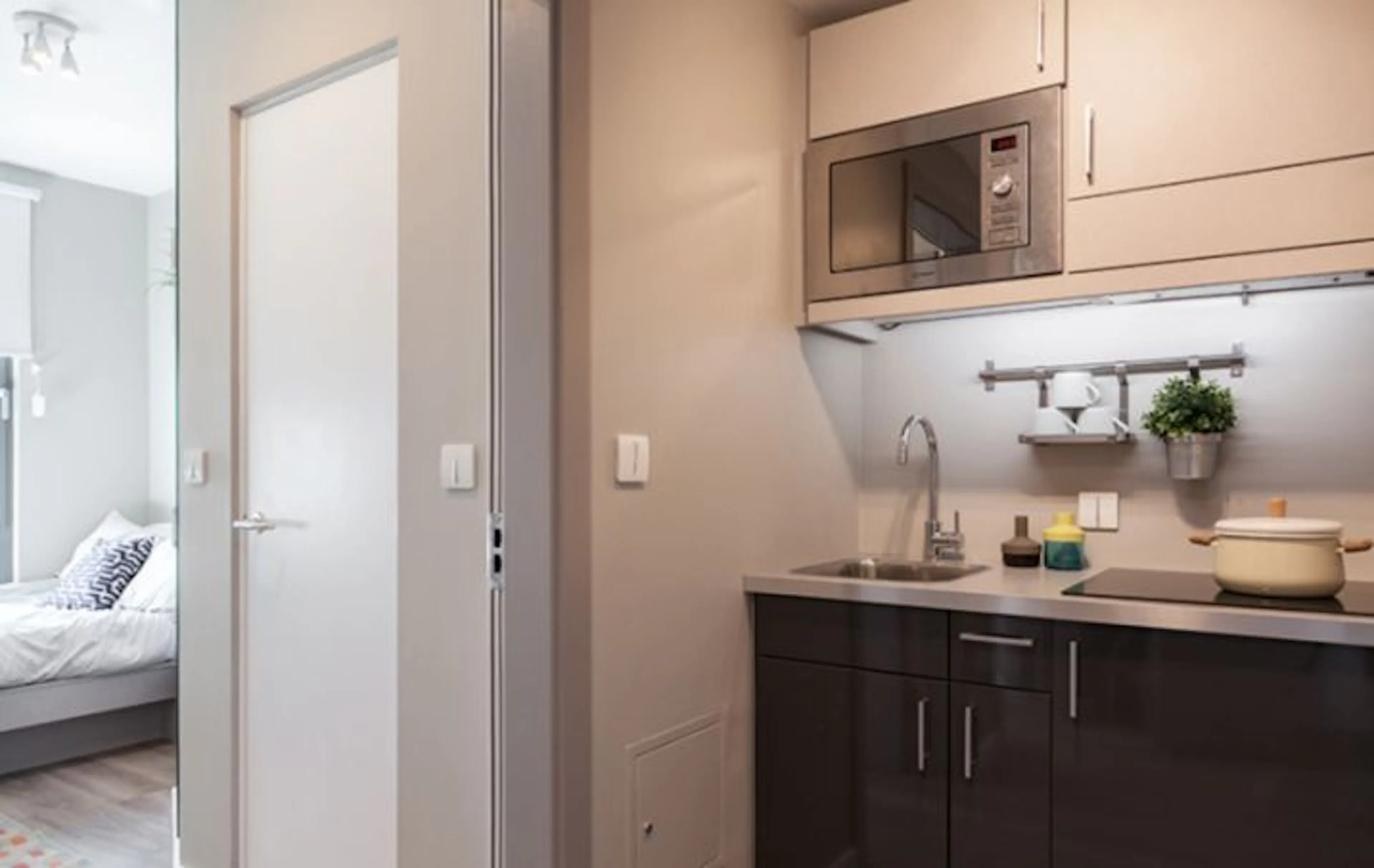 En-suite KITCHEN 2