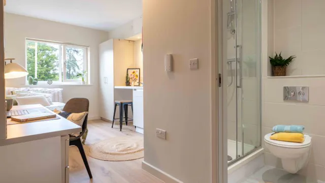Saver Studio room image 3