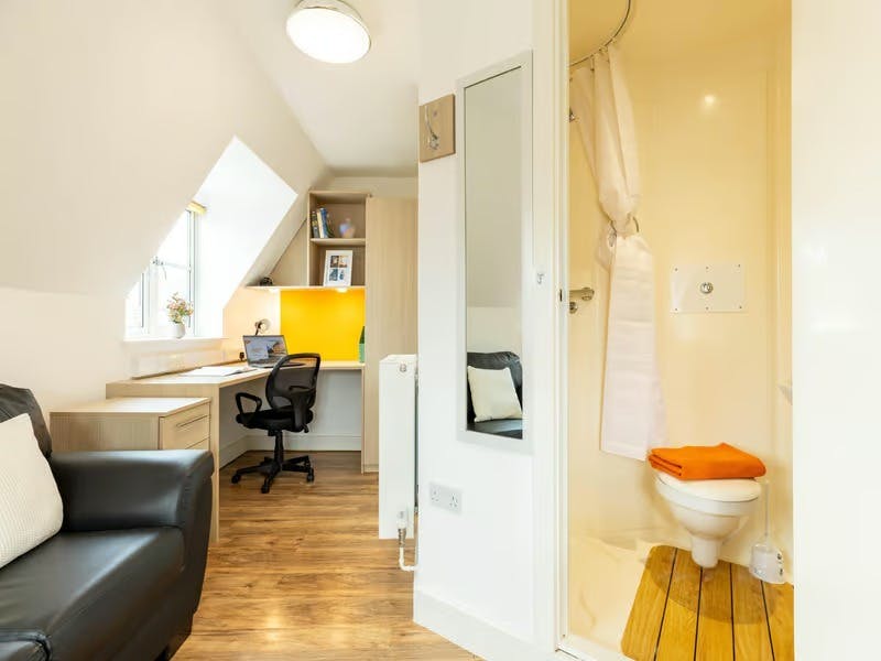 Top Floor Classic Studio