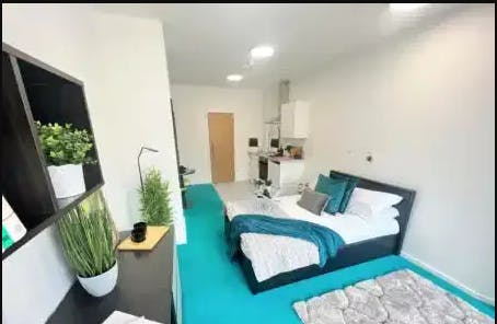 Deluxe Studio