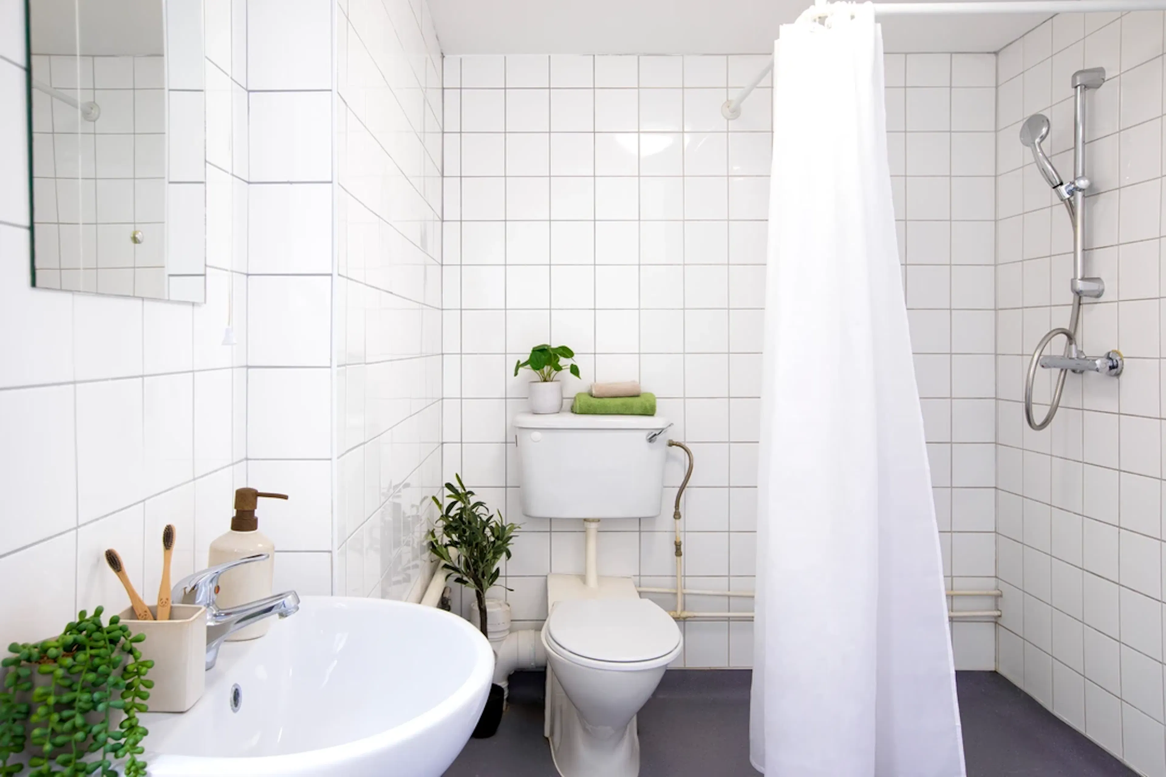Studio Large Standard Double BATHROOM 3