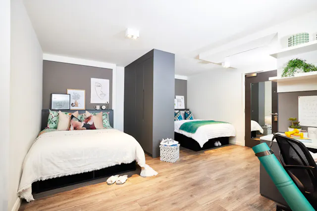 Twin Room room image 2