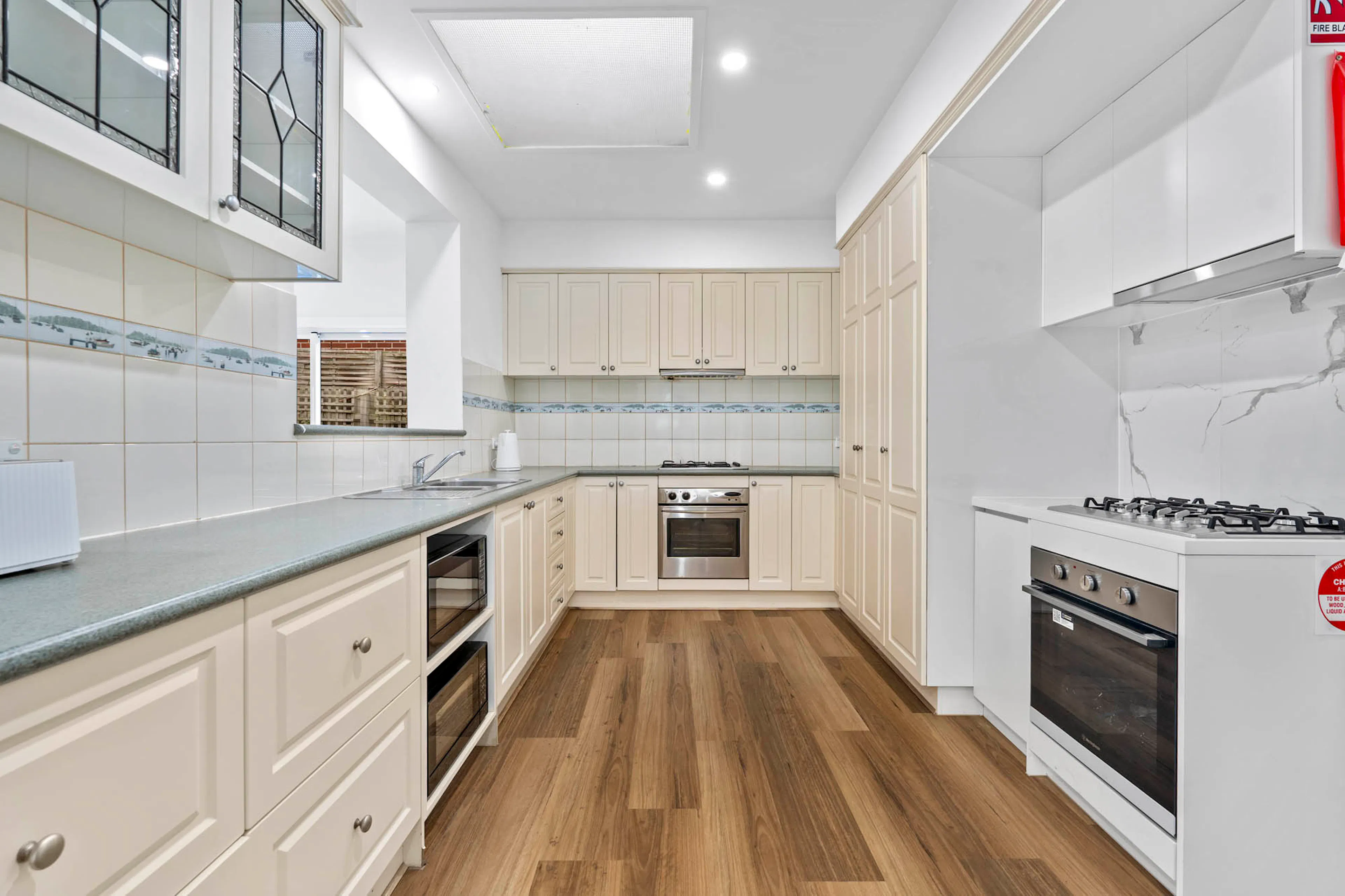 Twin Studio KITCHEN 4